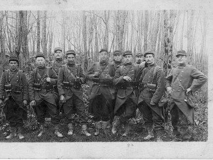 Souge, le 20 décembre 1914. Edouard est le deuxième soldat à partir de la gauche.